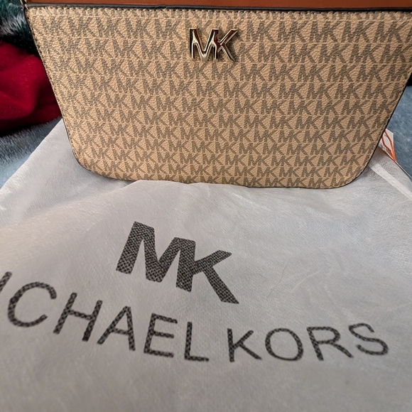 Michael Kors Tan and Brown Women s Bag - Picture 8 of 8